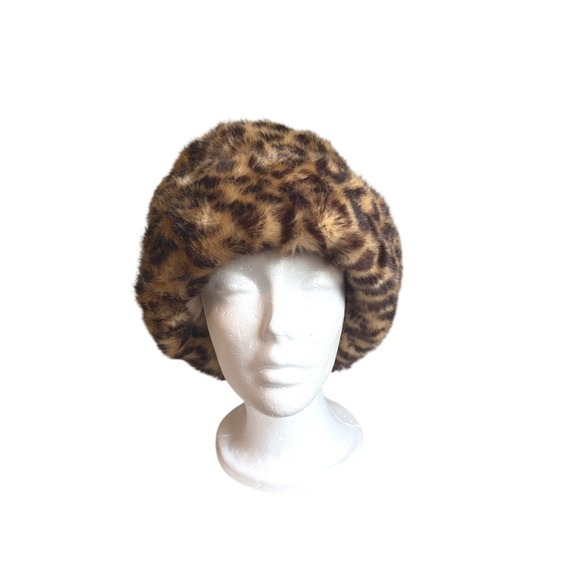 Nine West Accessories - NEW Y2K vibe Nine West Leopard Faux Fur Bucket Hat Will fit up to 22"